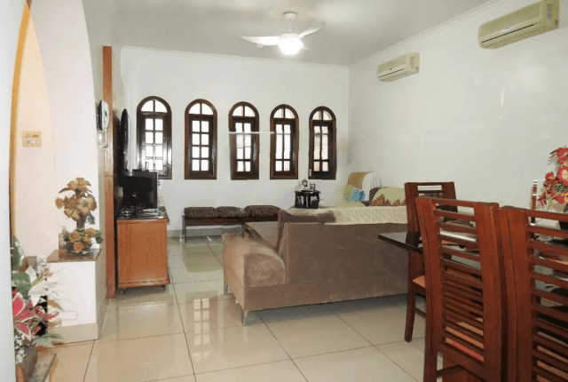 Casa à venda, 382 m², 5 quartos, 4 banheiros — foto 1