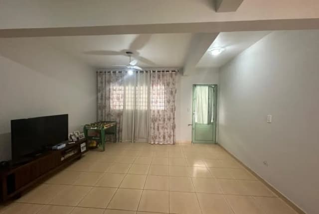 Casa à venda, 90 m², 2 quartos, 2 banheiros, 1 suíte — foto 2