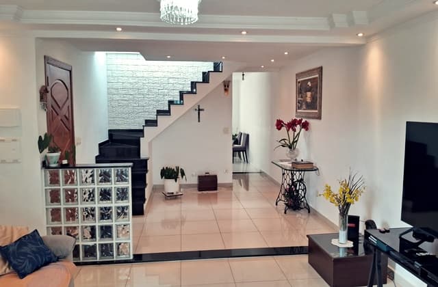 Sobrado à venda, 268 m², 3 quartos, 4 banheiros, 3 suítes — foto 2