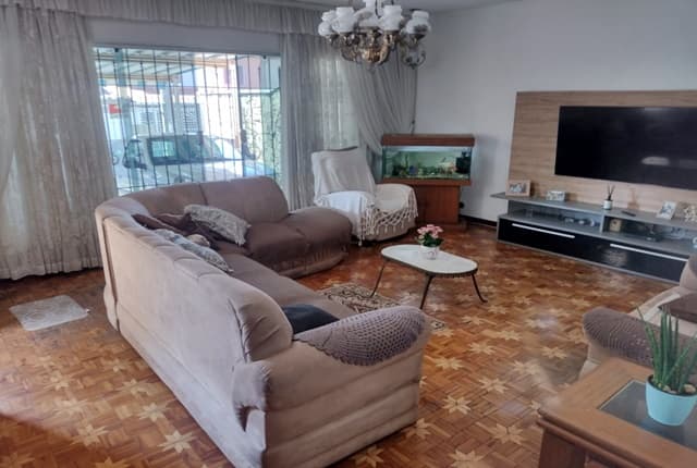 Sobrado à venda, 500 m², 4 quartos, 3 banheiros, 1 suíte — foto 1