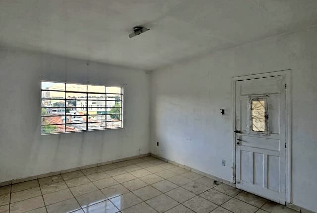 Sobrado à venda, 294 m², 5 quartos, 4 banheiros, 1 suíte — foto 1