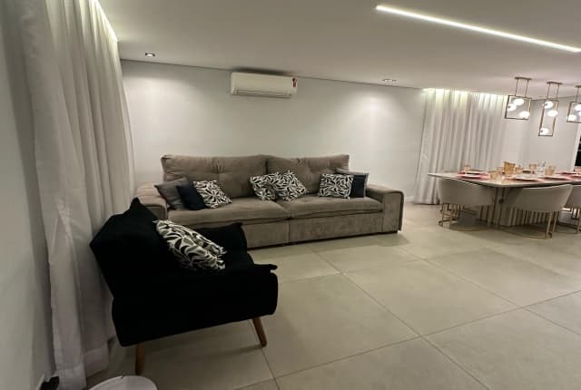 Sobrado à venda, 245 m², 3 quartos, 4 banheiros — foto 2