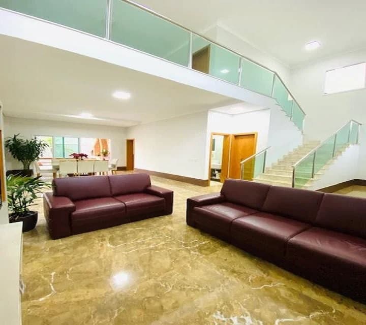 Sobrado à venda, 298 m², 3 quartos, 1 banheiro, 3 suítes — foto 2