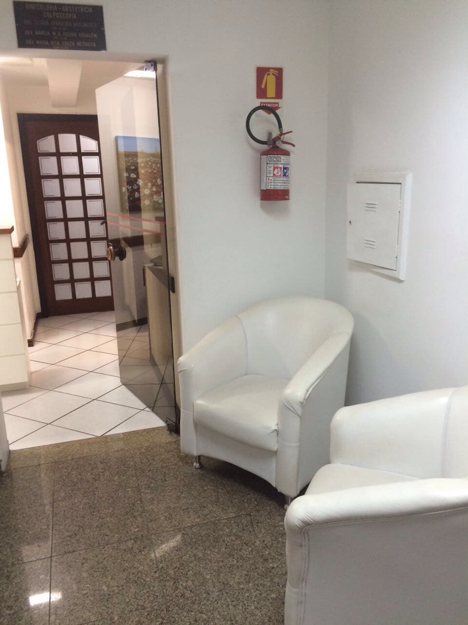 Salão/Salas à venda, 100 m², 3 banheiros — foto 2