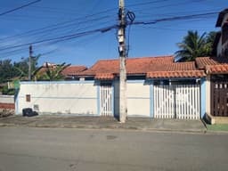 Casa Linear - 2 Qts &amp; Amplo Terreno - Doc Ok para Financiamento Bancário