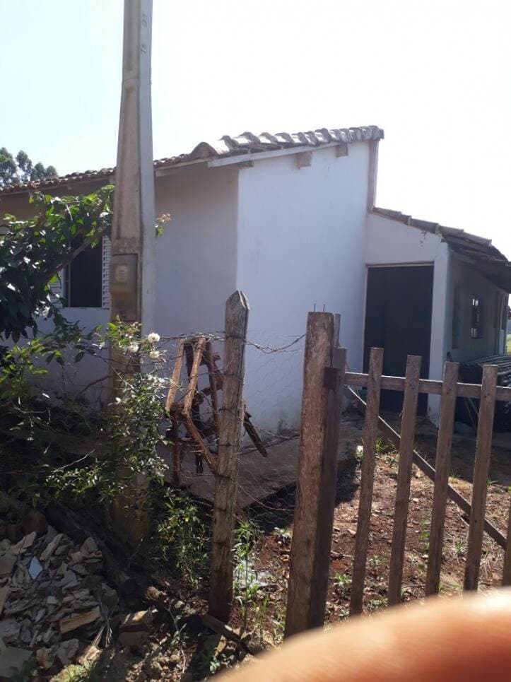 VENDE-SE CHÁCARA NO LOTEAMENTO DO PADRE EM SARUTAIÁ/SP — foto 1