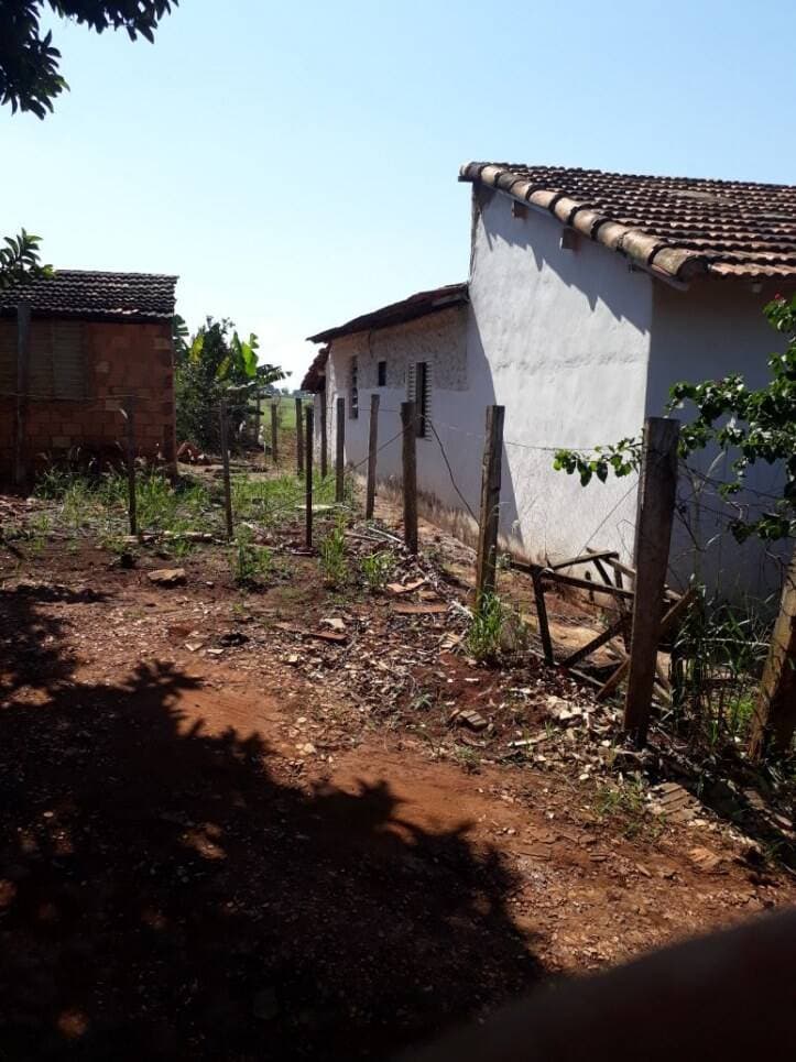 VENDE-SE CHÁCARA NO LOTEAMENTO DO PADRE EM SARUTAIÁ/SP — foto 3