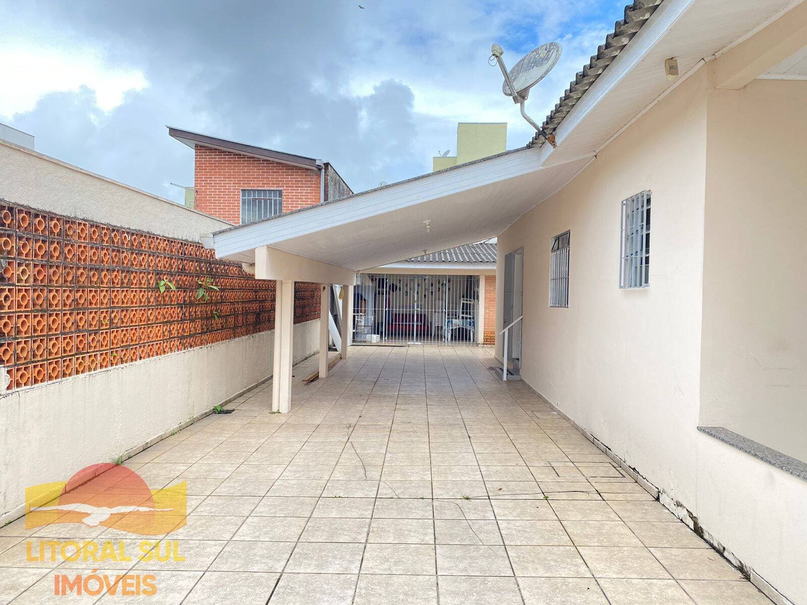Casa com piscina averbada, 350 metros da praia central — foto 3