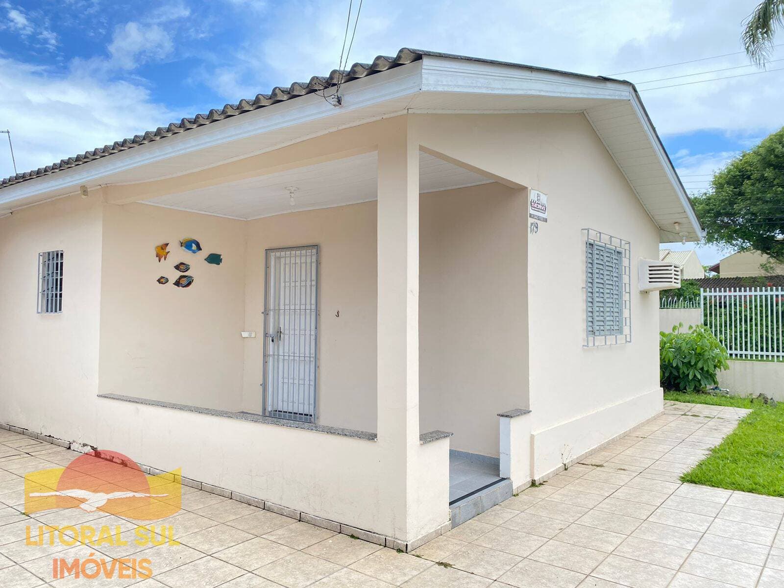 Casa com piscina averbada, 350 metros da praia central — foto 6