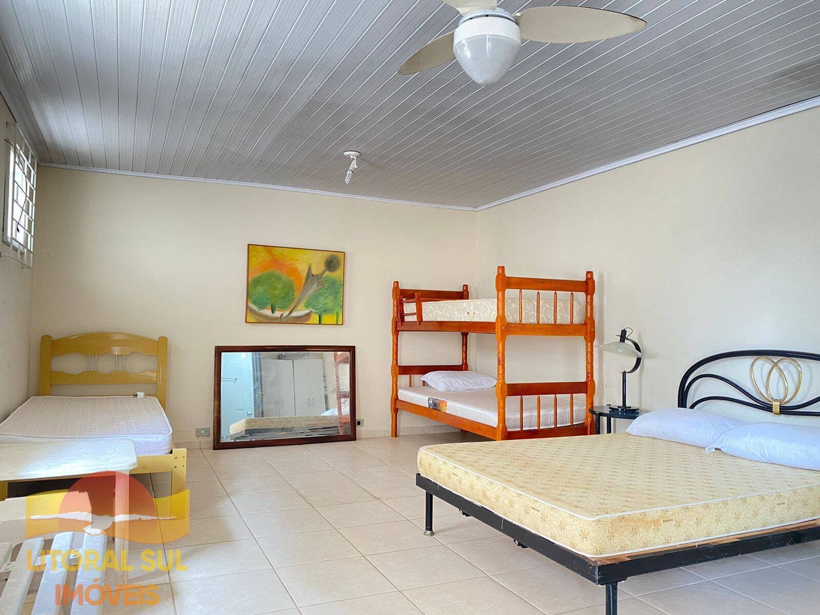 Casa com piscina averbada, 350 metros da praia central — foto 10