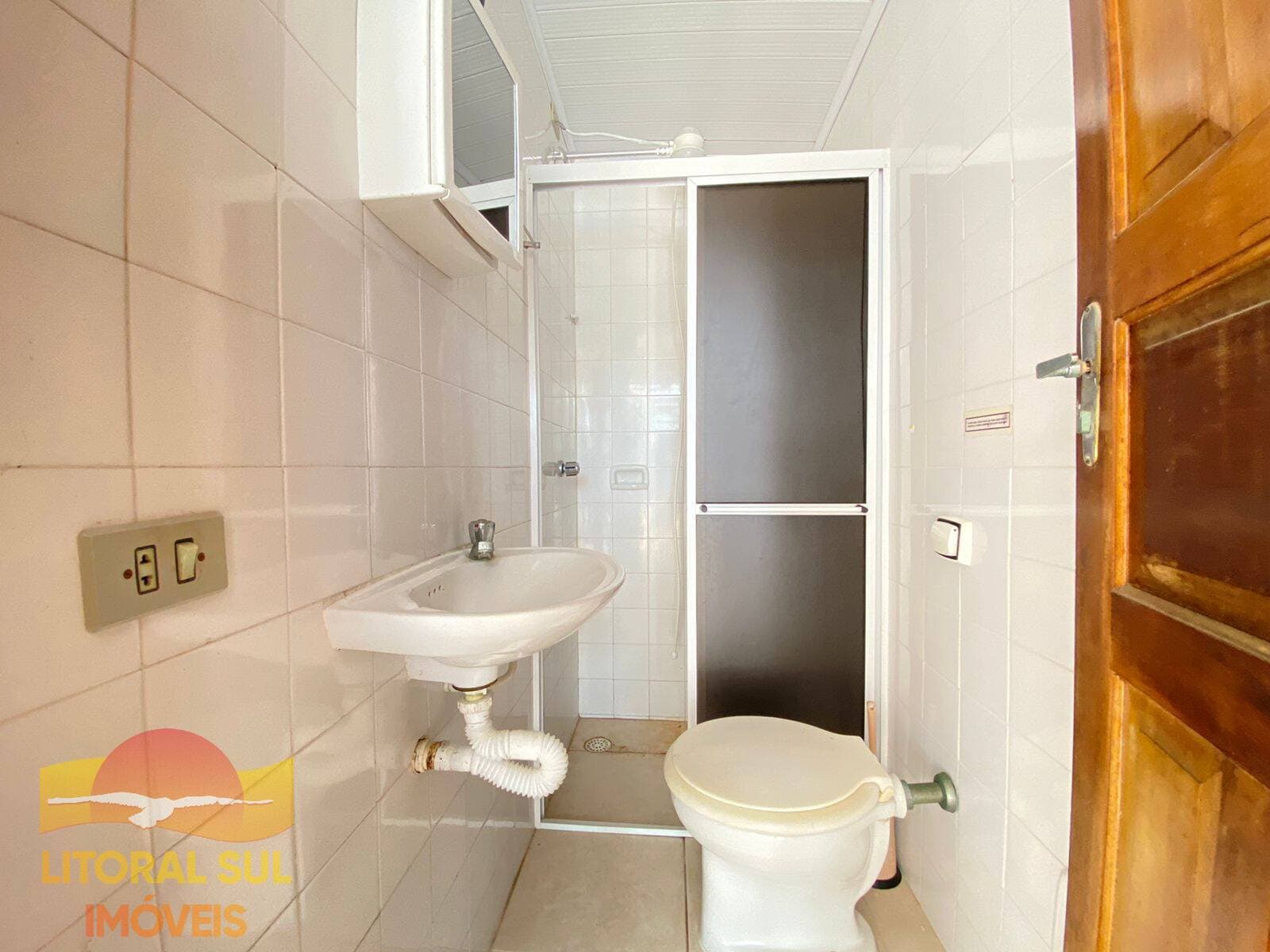 Casa com piscina averbada, 350 metros da praia central — foto 15