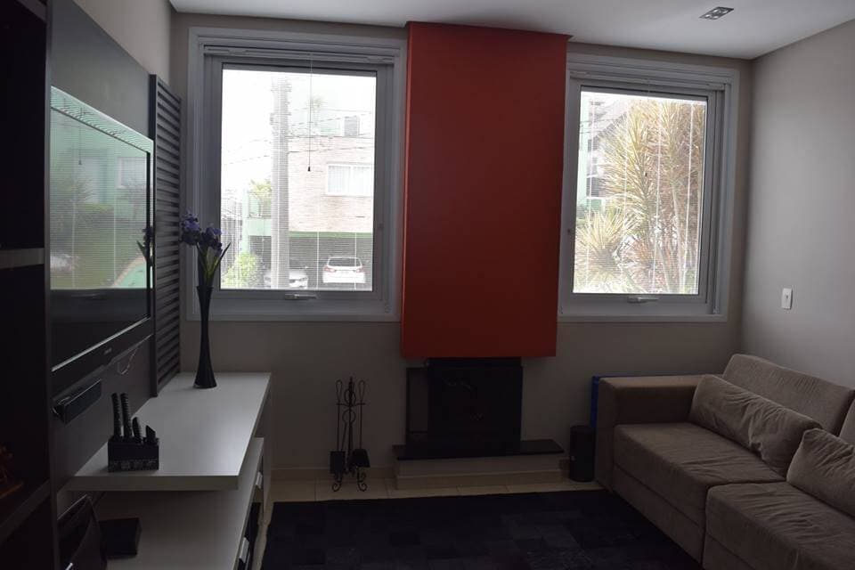 Linda casa no Tarumã com 04 dormitórios- sendo 02 suítes. — foto 15