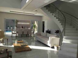 Casa com 5 suítes no  Tamboré 10