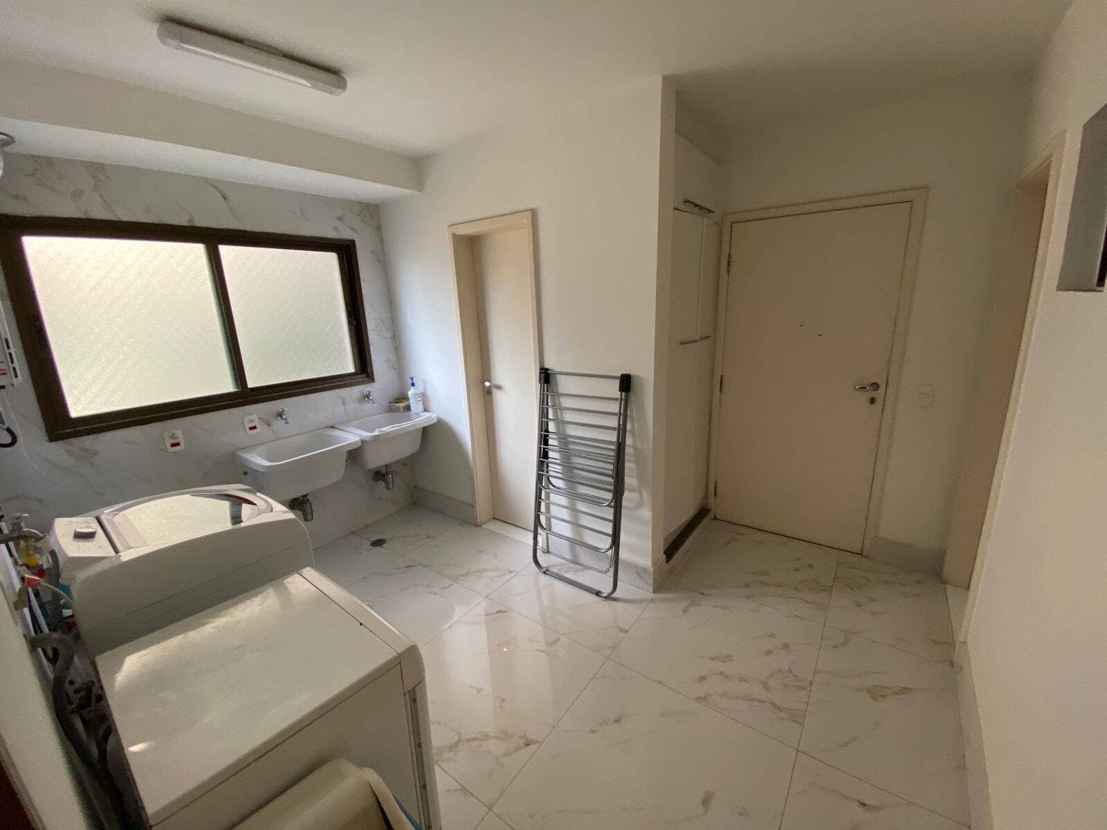 Apartamento 4 dormitórios Ed Chateu Alphaville Alameda Cauxi — foto 4
