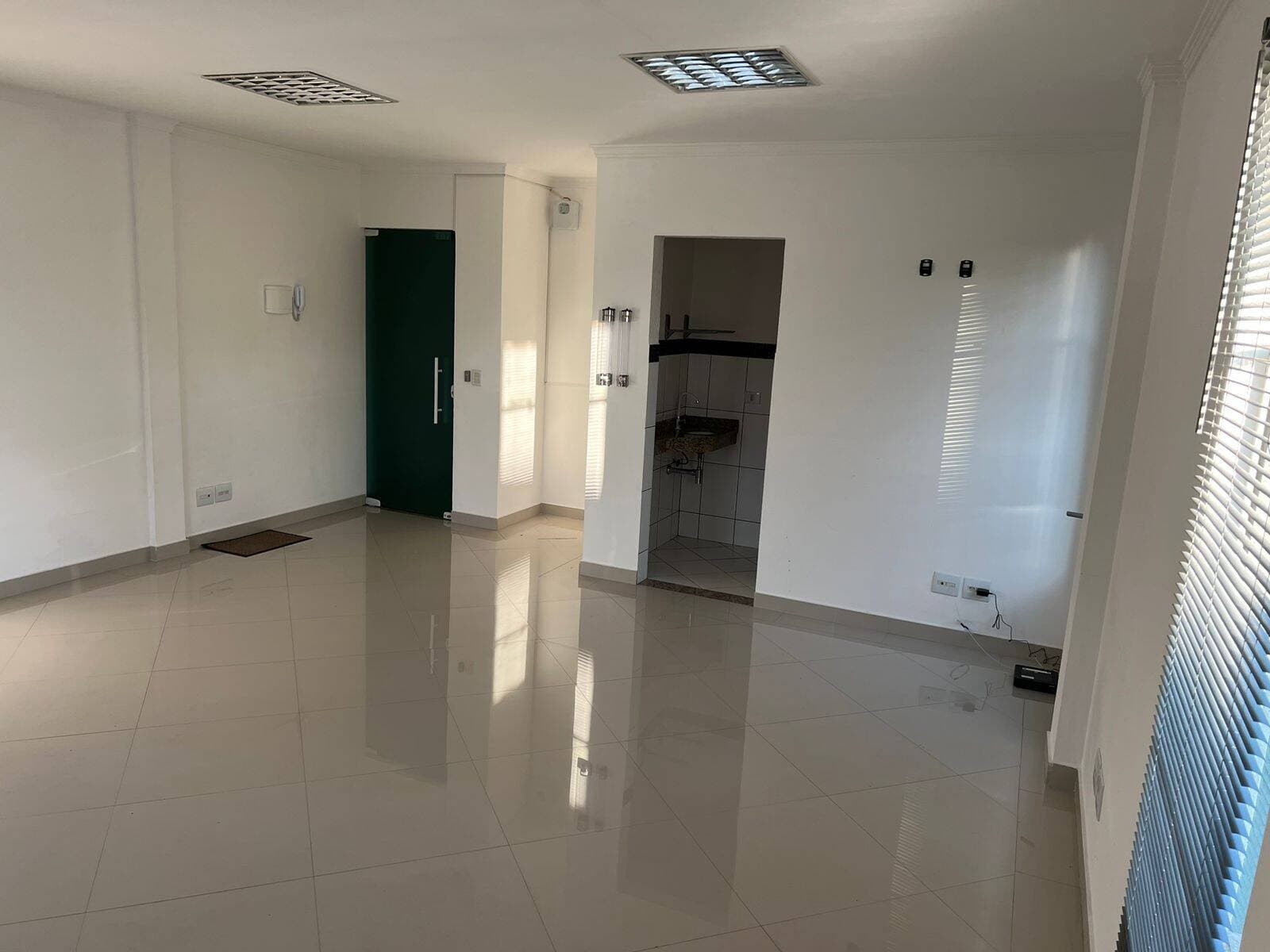 SALA COMERCIAL COM 45M² ALDEIA DA SERRA BARUERI- LOCAÇÃO — foto 3