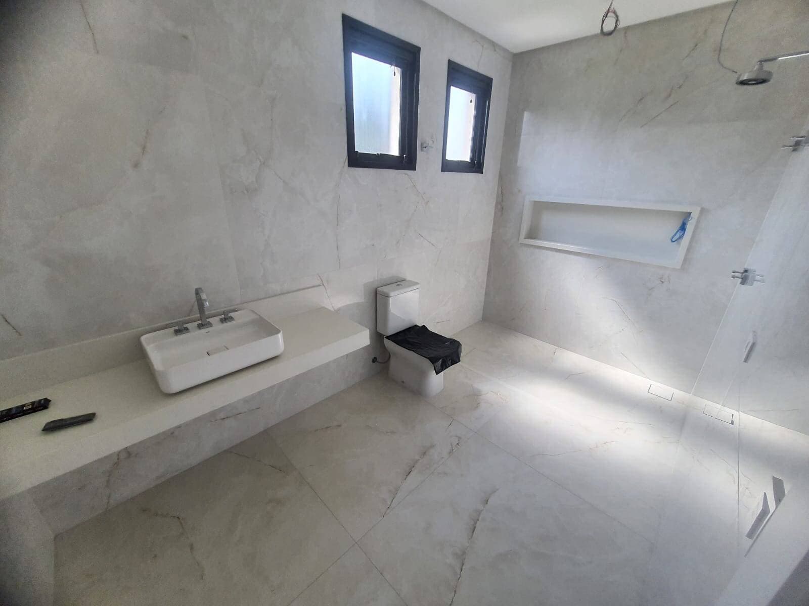 Magnifica casa com 4 suítes no Residencial Dois Alphaville — foto 7