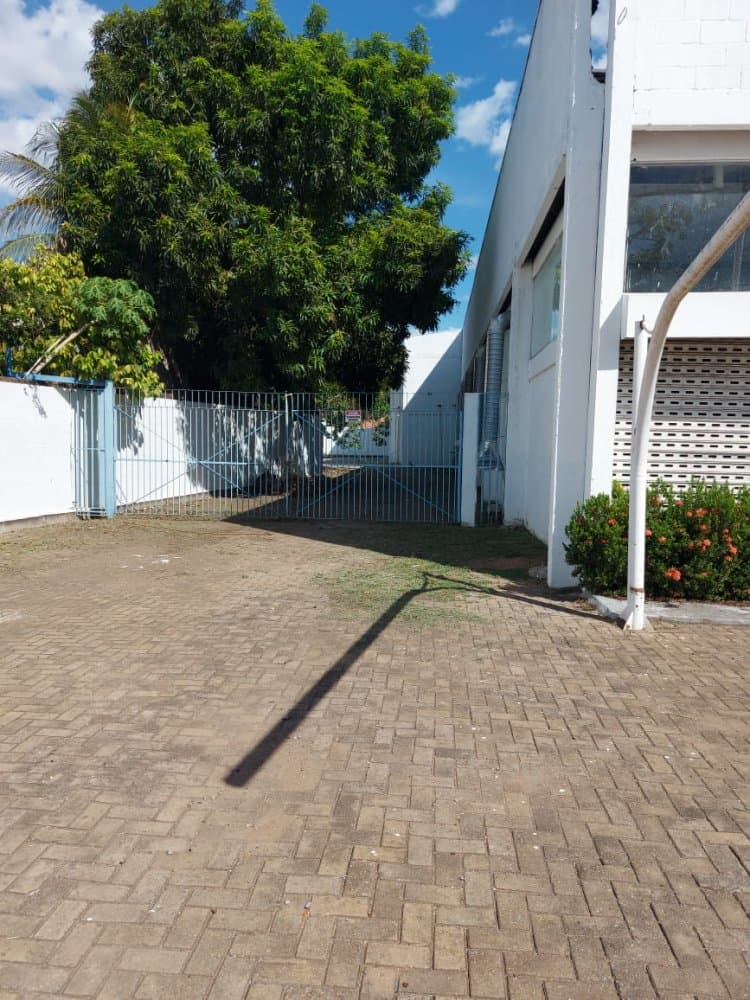 Comercial / Galpão - Várzea Grande, MT no bairro Centro-norte — foto 4