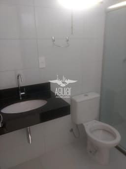 CASA 2/4 SENDO 1 SUÍTE NO BAIRRO MANGABEIRA