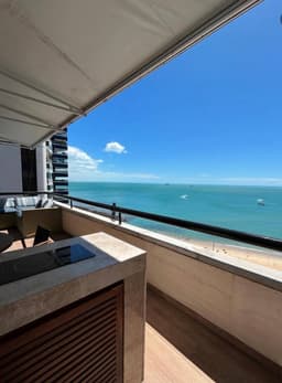 Viver à beira-mar é transformar cada dia em uma experiência única.