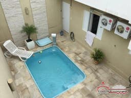 LINDA CASA COM PISCINA EM SÃO JOSE DOS CAMPOS PQ INDUSTRIAL